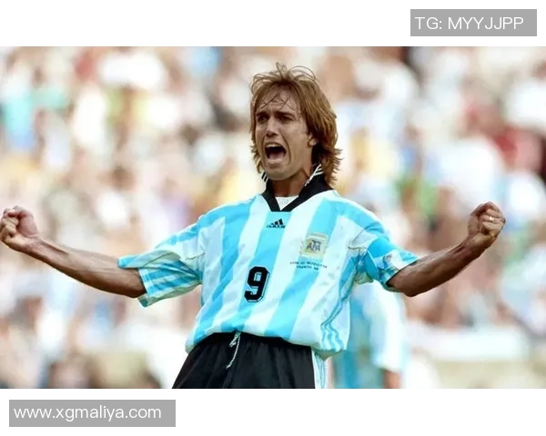 95年退役足球明星的辉煌岁月与传奇人生回顾